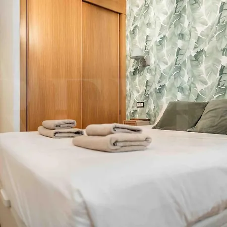 With Parking And Patio - Center By Rems Apartment